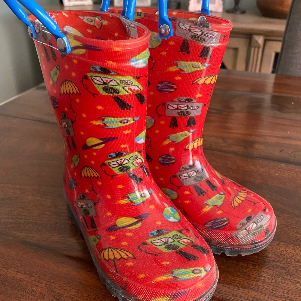 Size 9 kids rain boots